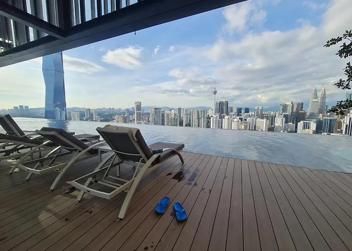 Lucentia Residence World Class Facilities Apartment Infinity Pool Stunning View