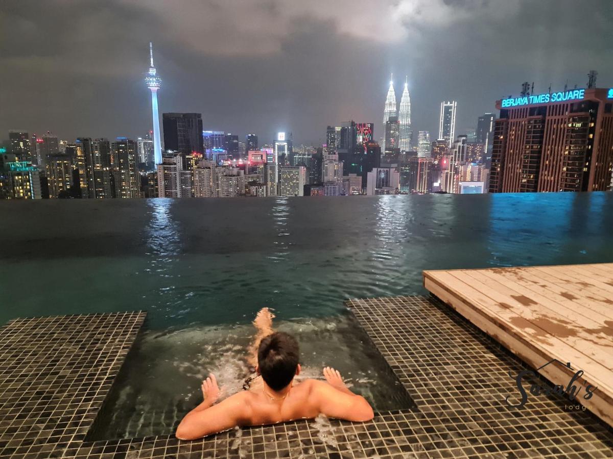Lucentia World Class Facilities Infinity Pool Stunning View Apartemen