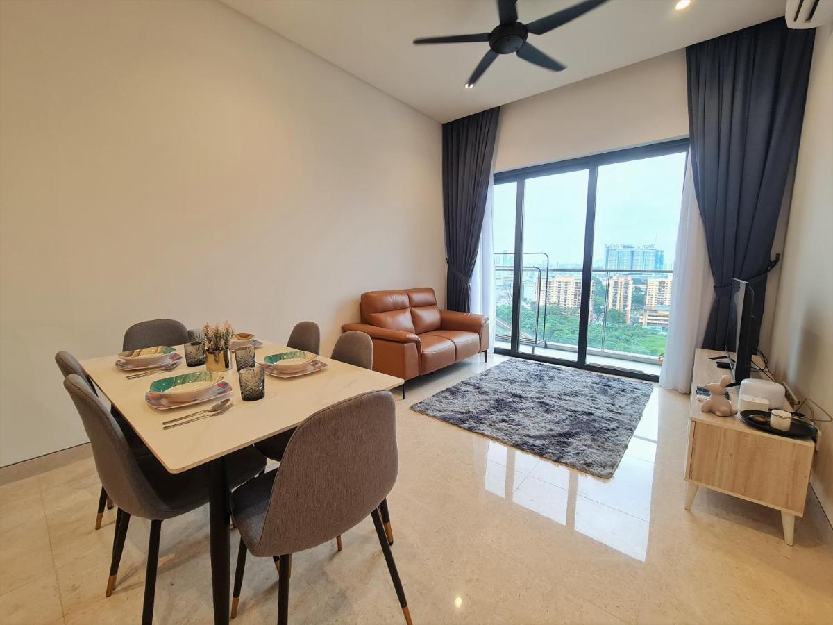 Apartemen Lucentia World Class Facilities Infinity Pool Stunning View